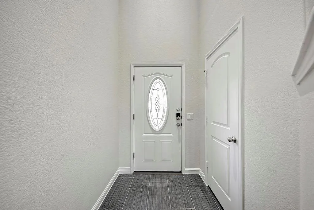 3 bed, 2.5 bath, 1792 sqft, $2,400 — Photo 3