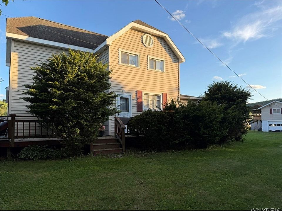 1st image of 7 N Bennett St