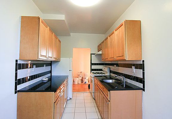 2nd image of 78-11 Kew Forest Ln #4DB