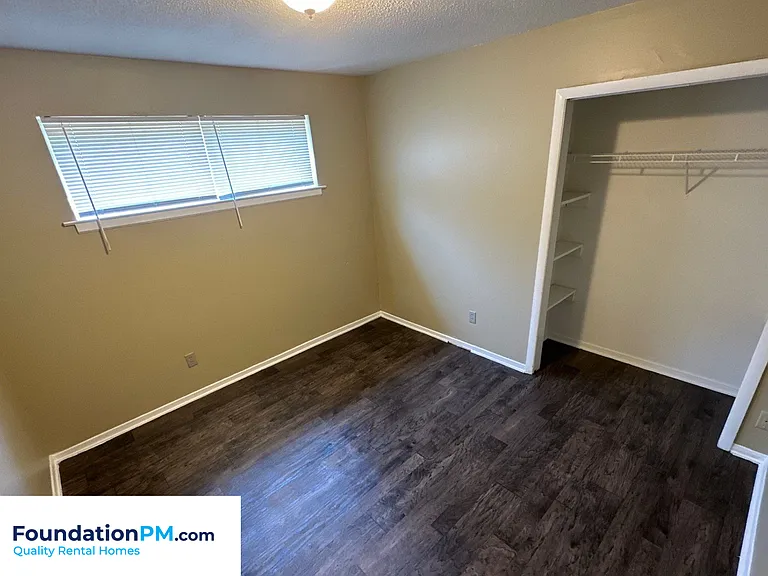 3220 Ashwood St — Photo 4