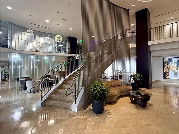 4th image of 511 SE 5th Ave APT 611