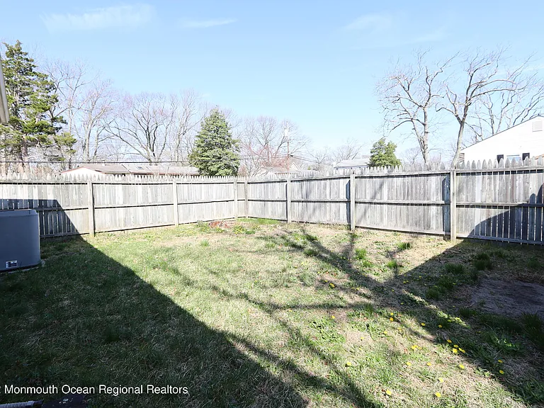 585 Sica Ln — Photo 7