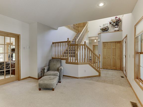 4th image of 4933 Kahler Bay NE