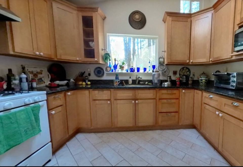 2nd image of 402 Sundance Hl