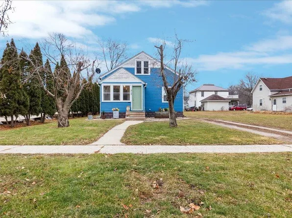 313 11th St NW, Willmar, MN 56201