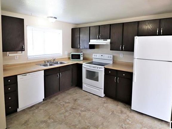 3rd image of 808 Moccasin Ln