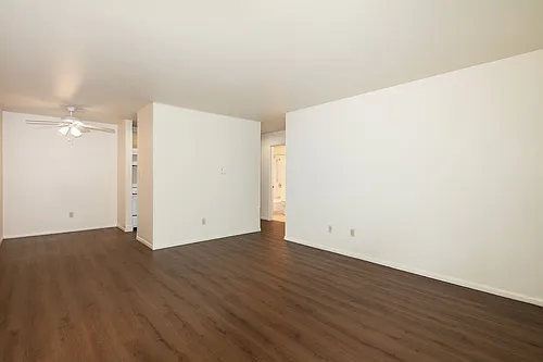 Avante Apartments - Charming, Centrally Located Building with Off Street Parking! Photo 1