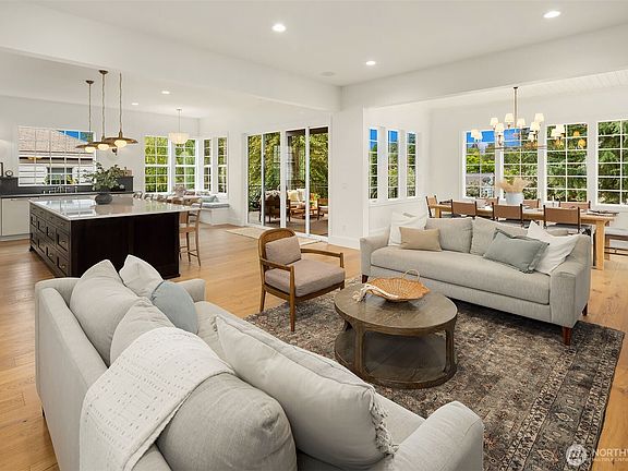 3rd image of 4321 NE 57th Street