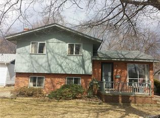 218 Broadacre Ave, Clawson, MI 48017