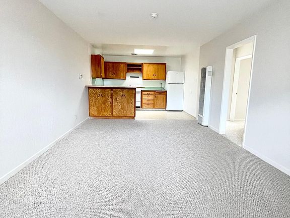 5th image of 2845 Golden Gate Ave APT 9