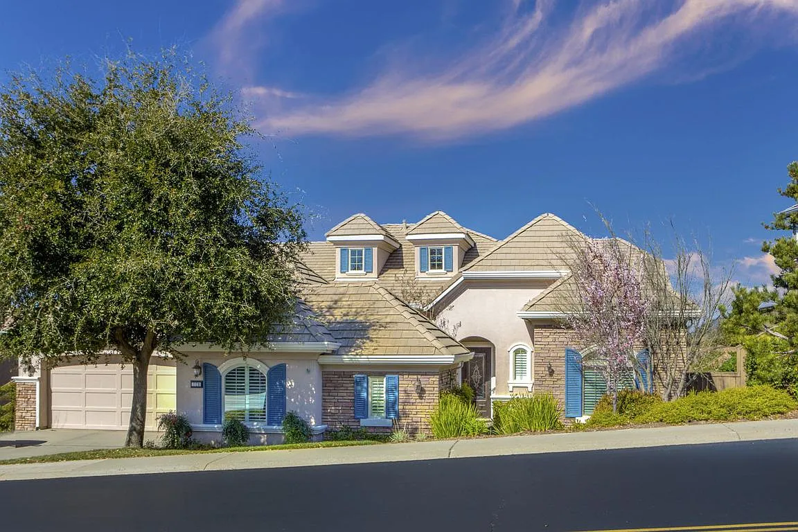 1128 Terracina Dr photo 1