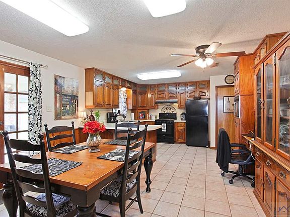 4th image of 705 Mar Dr
