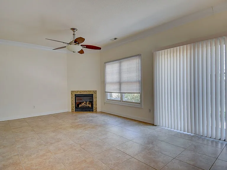 2224 W Berrie Cir — Photo 10