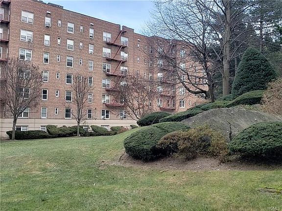 3rd image of 1304 Midland Ave APT B28