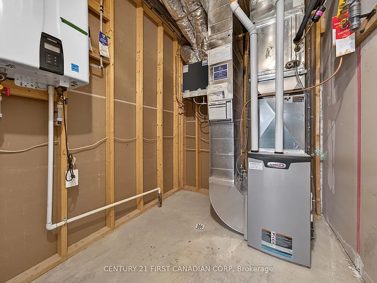 1595 Capri Cres #66 — Photo 30