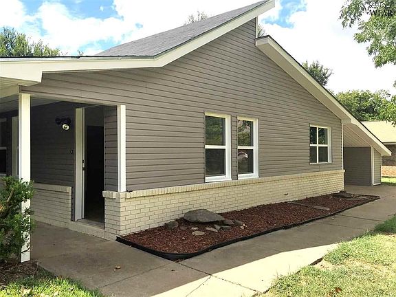 3rd image of 4509 Lockwood Dr