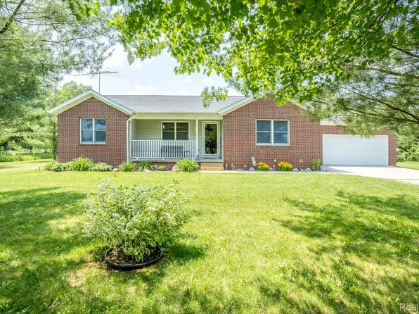2835 Wales Center Rd, Goodells, MI 48027