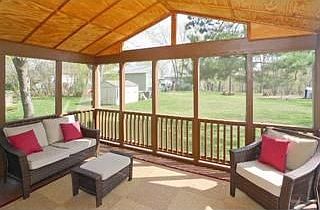 4th image of 6932 Glenview Ln