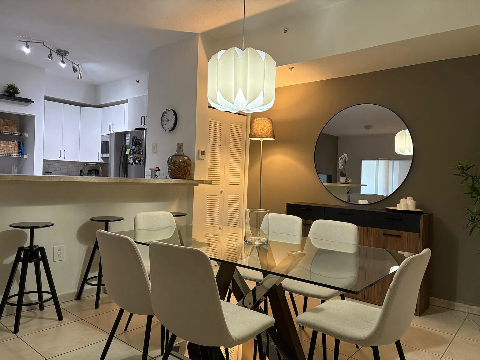 3 bed, 1109 sqft, $2,500 — Photo 3