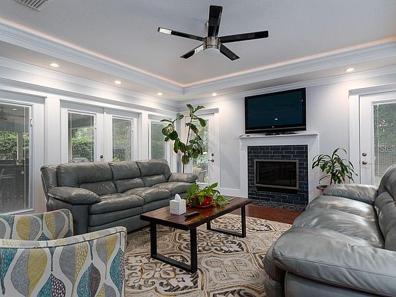2nd image of 2016 Stratford Dr