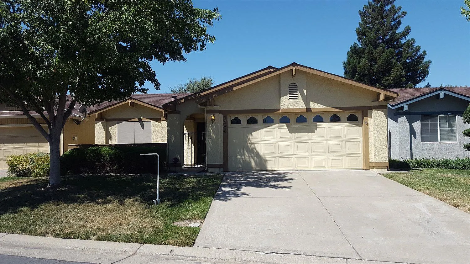 7694 Suncountry Ln photo 1