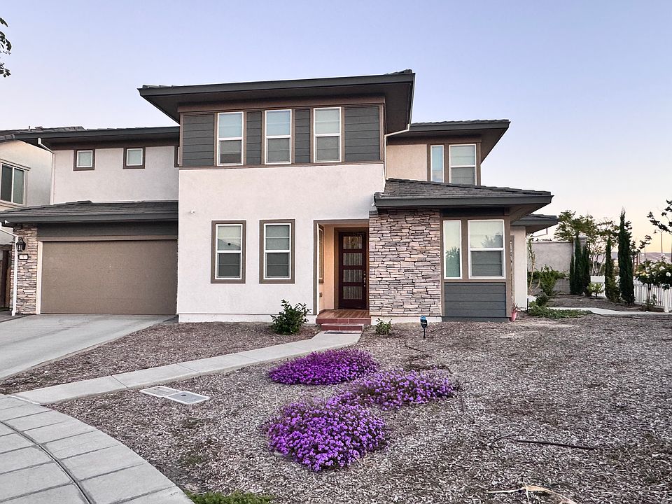 2nd image of 6 E Salvatore Ct