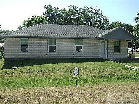 3rd image of 407 Live Oak