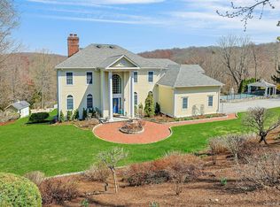 350 Wooded Hill Court, Chappaqua, NY 10514