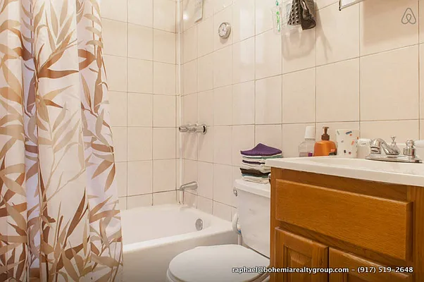 Rented by Bohemia Realty Group | media 39