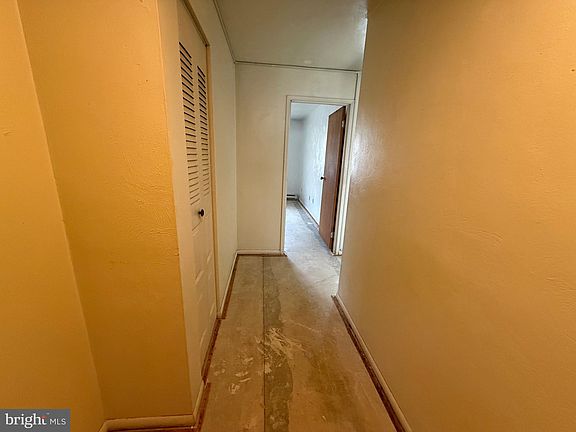2nd image of 600 Campbell Cir #I-11