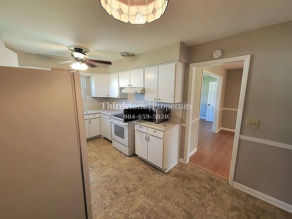 5th image of 5547 Bradshaw St