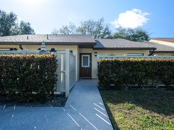 2nd image of 1019 Green Pine Boulevard #D