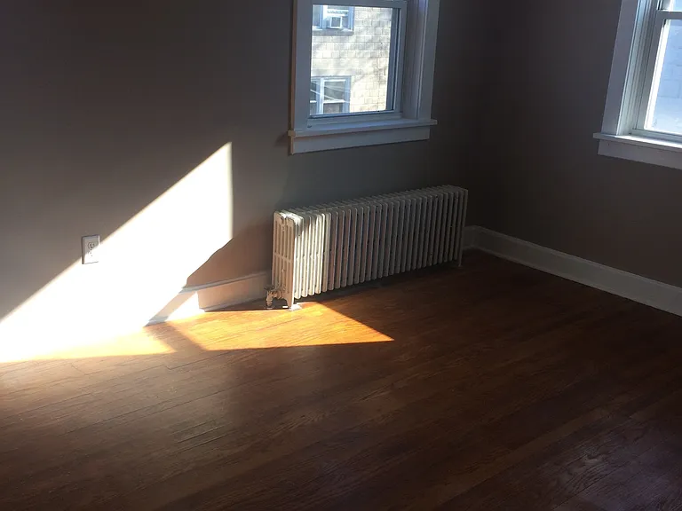 1233 S Coldbrook Ave — Photo 8