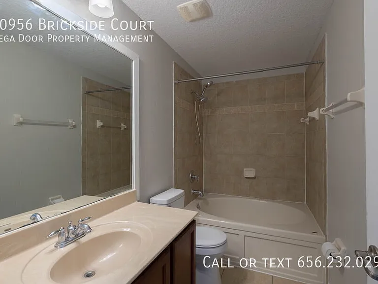 10956 Brickside Ct — Photo 20