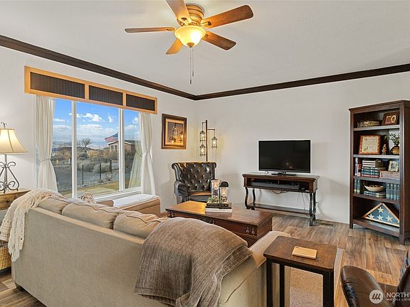 3rd image of 191 Davidson Place SW