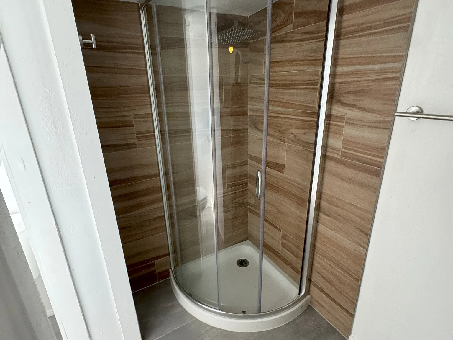 2 bed, 584 sqft, $2,350 — Photo 3
