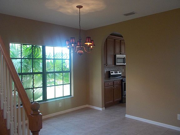 3rd image of 5001 NW Coventry Cir