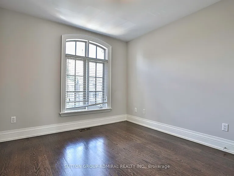 21 Dunblaine Ave — Photo 25
