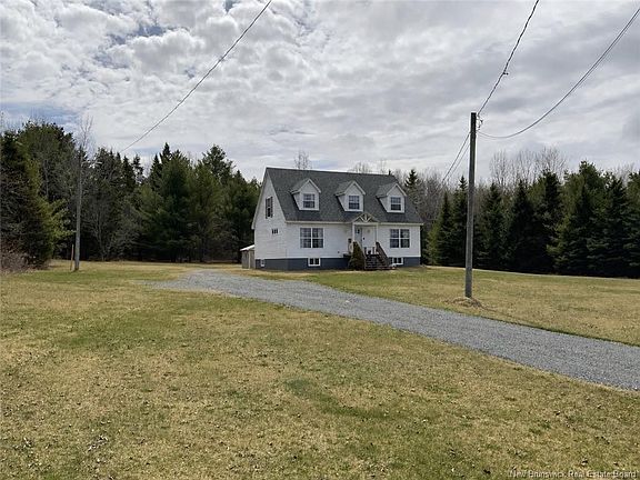 2nd image of 128 Mechanic St