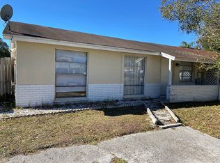 8906 Thousand Oaks Ct, Tampa, FL 33634