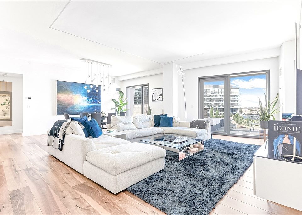 1st image of 300 Pier 4 Blvd Unit 8A