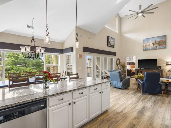 720 Emerald Pointe Drive #3 BLDG E, Hollister, MO 65672