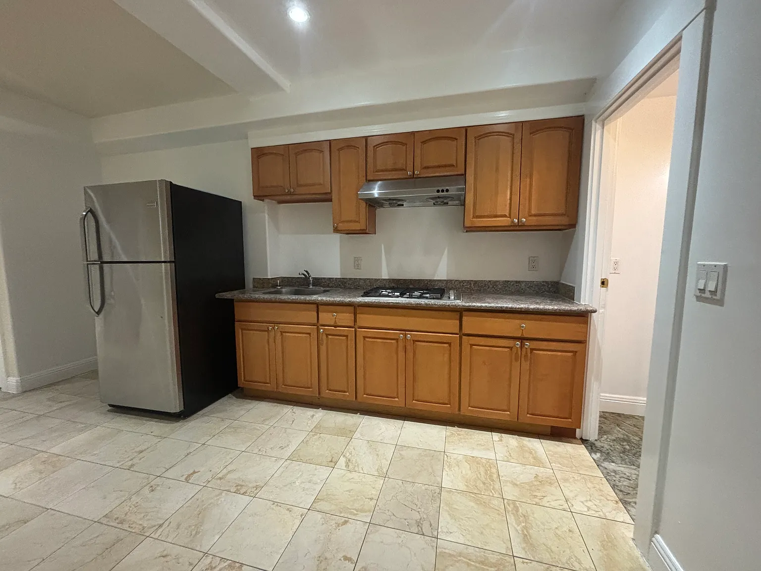 2 bed, 600 sqft, $2,850 — Photo 1