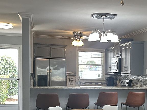 5th image of 126 Lullwater Dr #B