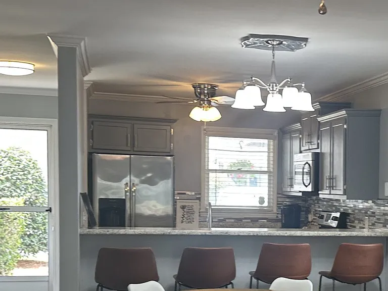 126 Lullwater Dr #B — Photo 5