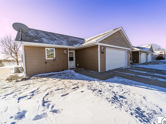 3rd image of 2037 Pratt Cir