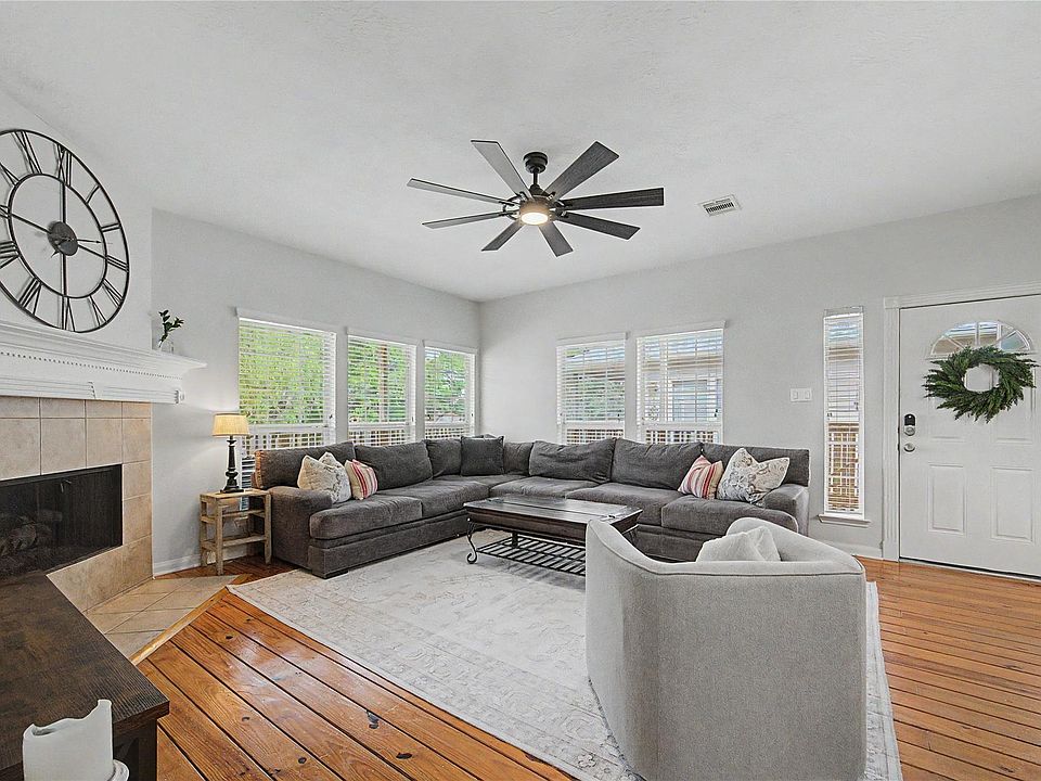 1st image of 315 West Dr