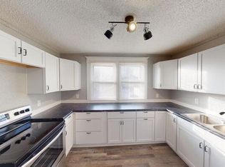 518 N 8th St APT 2, Bismarck, ND 58501