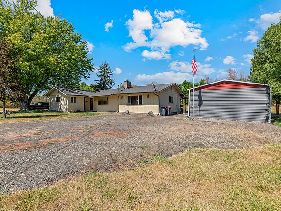 2nd image of 2539 Lotus Ln