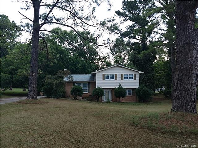 2nd image of 1509 Lakeview Drive Lakeview Dr
